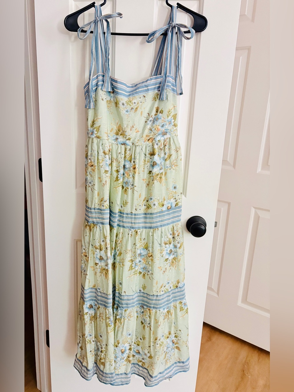 NWOT Tiered Floral Maxi Dress with Tie Shoulder Straps Cottage Core Style Size S